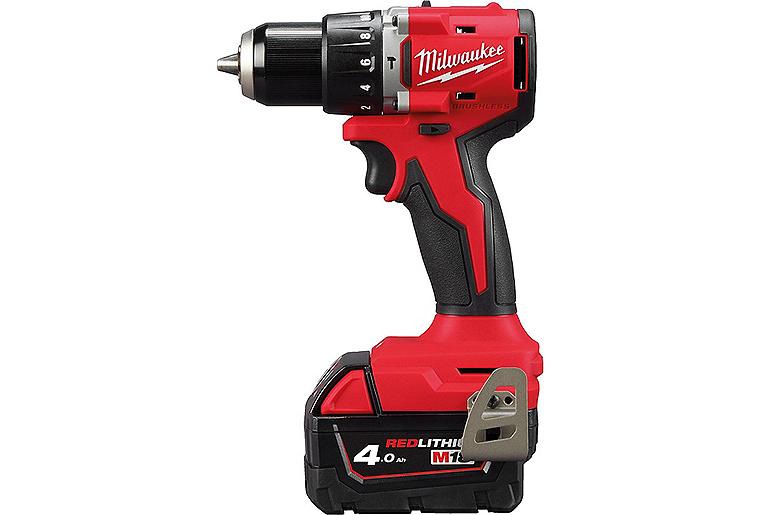 Akku-Schlagbohrschrauber Milwaukee M18 BLPDRC-422 18 V mit 1x 2,0, 1x 4,0 Ah Akkus und Ladegerät Akku-Schlagbohrschrauber Milwaukee M18 BLPDRC-422 18 V mit 1x 2,0, 1x 4,0 Ah Akkus und Ladegerät