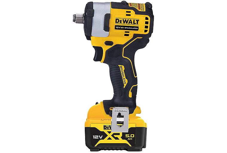 Akku-Schlagschrauber DeWALT 12V DCF901P2-QW mit 2x 5,0 Ah Akkus und Ladegerät
