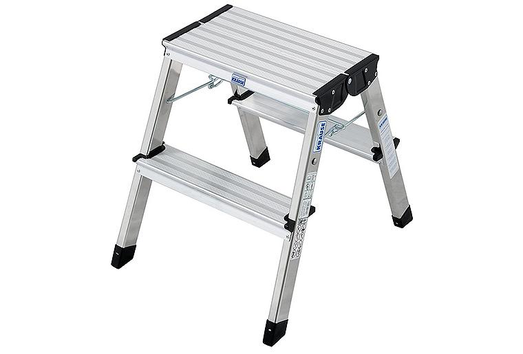 Doppel-Klapp Tritt Arb.Höhe 2,45 m Standhöhe 0,45 m 2x2 Stufen Doppel-Klapp Tritt Arb.Höhe 2,45 m Standhöhe 0,45 m 2x2 Stufen