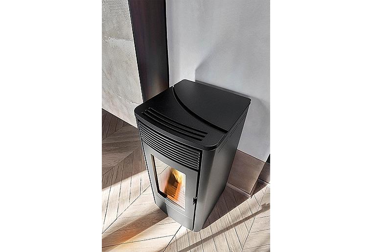 Pelletofen MCZ Tecla Air 6 R, Grundgerät mit Verkleidung Schwarz Metall, 6,3 KW