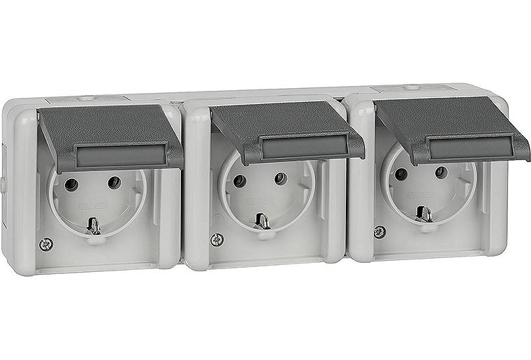 AP-Steckdosen 3.fach, waagerecht Jung 8230 W / WG 800